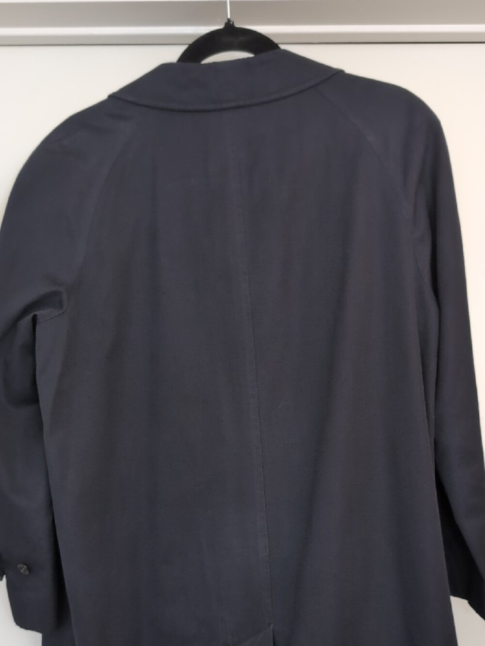 Burberry Trench Coat with Signature Check Lining - Picture 8 of 12